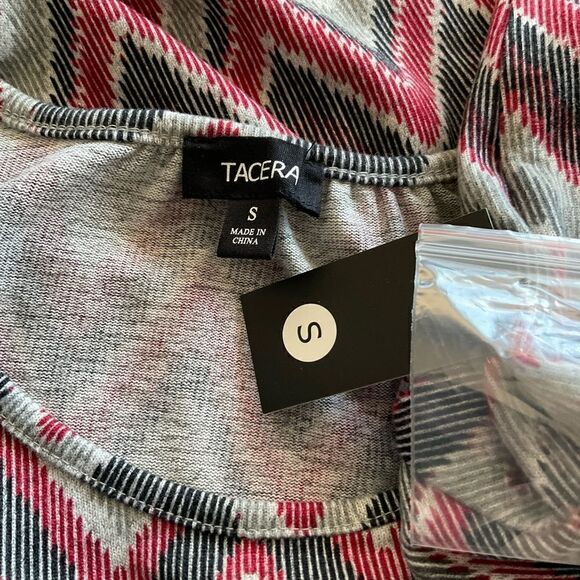 TACERA WOMENS Small Chevron Pullover Top - Picture 5 of 5